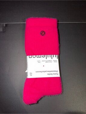 lululemon athletica Fuzzy Crew Socks - Hot Pink
